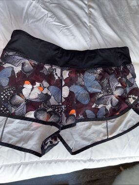 RARE Lululemon Athletica Speed Shorts Biggie So Fly Butterfly Pizzaz Multi 10
